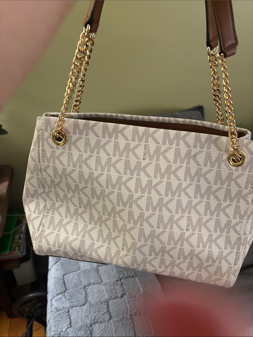 NWT Michael Kors Shoulder Bag comes with strap Reg. Price $358.00 - Picture 4 of 11